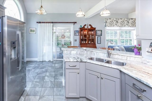 16 Dunlin Way, Portsmouth, NH 03801