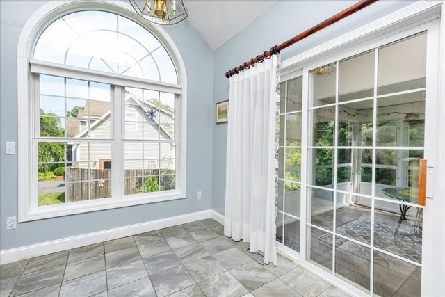 16 Dunlin Way, Portsmouth, NH 03801