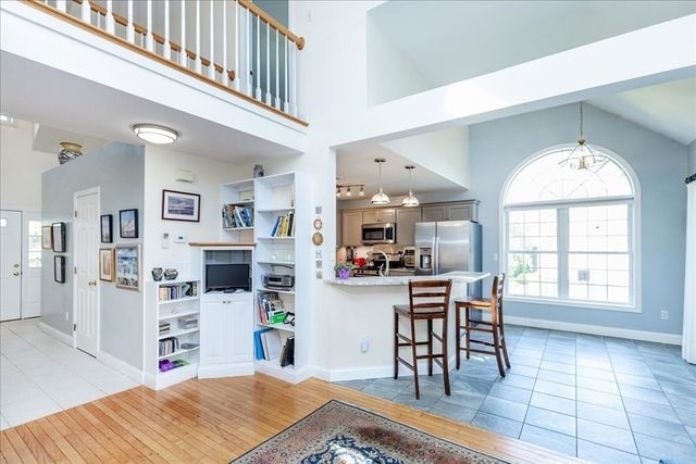 16 Dunlin Way, Portsmouth, NH 03801