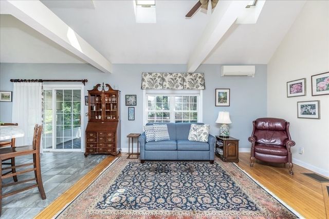 16 Dunlin Way, Portsmouth, NH 03801
