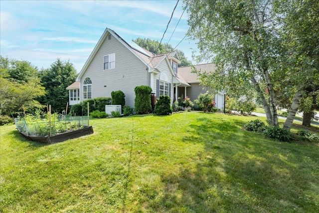 16 Dunlin Way, Portsmouth, NH 03801