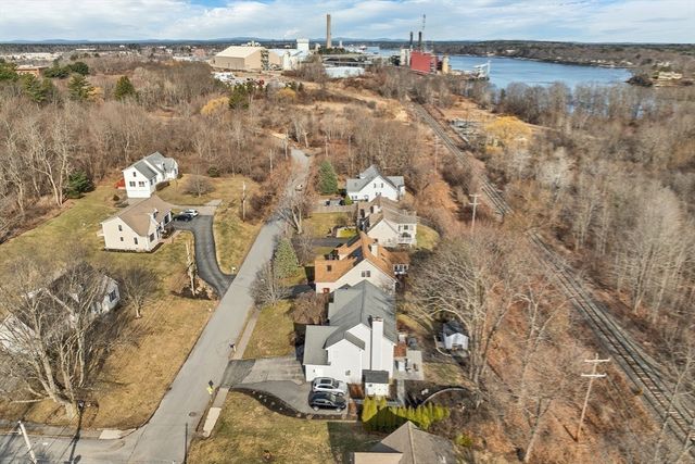 16 Dunlin Way, Portsmouth, NH 03801