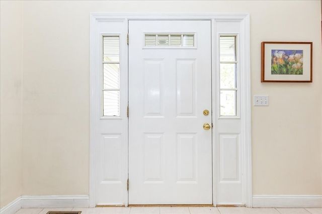 16 Dunlin Way, Portsmouth, NH 03801