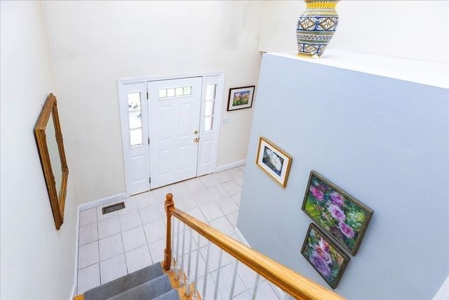 16 Dunlin Way, Portsmouth, NH 03801