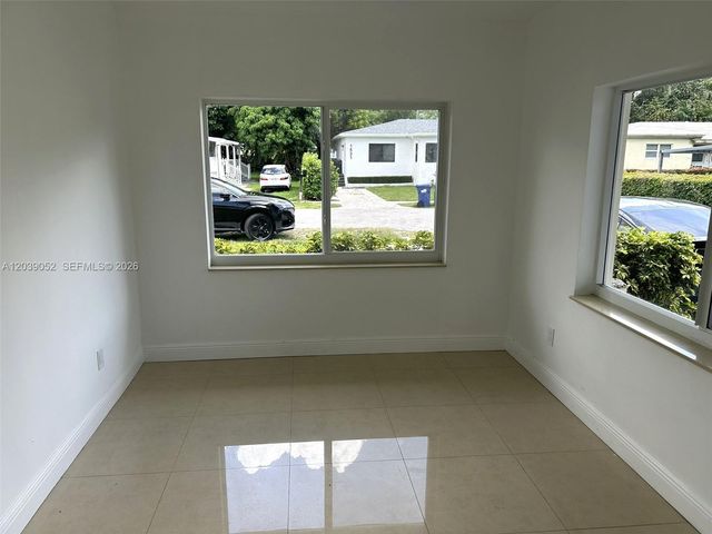 1530 NE 110th Ter FRONT, Miami, FL 33161