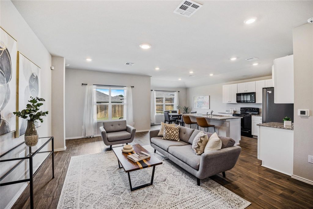 6100 Shanjia DR, Austin, TX 78724