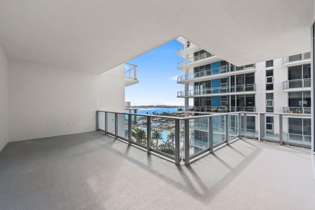 220 Lake Shore Drive 1225, Lake Park, FL 33403