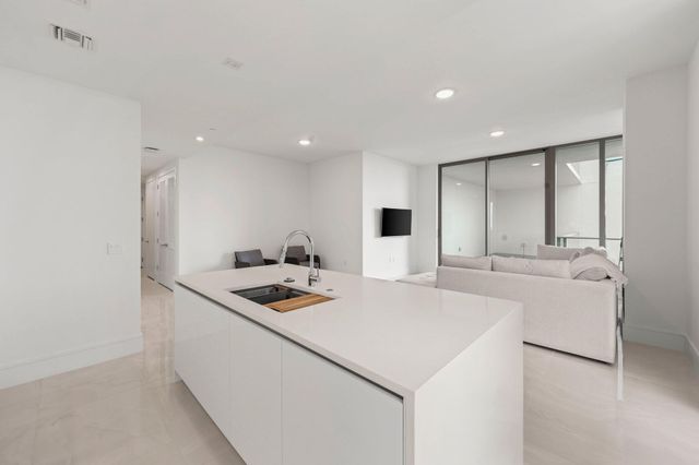 220 Lake Shore Drive 1225, Lake Park, FL 33403