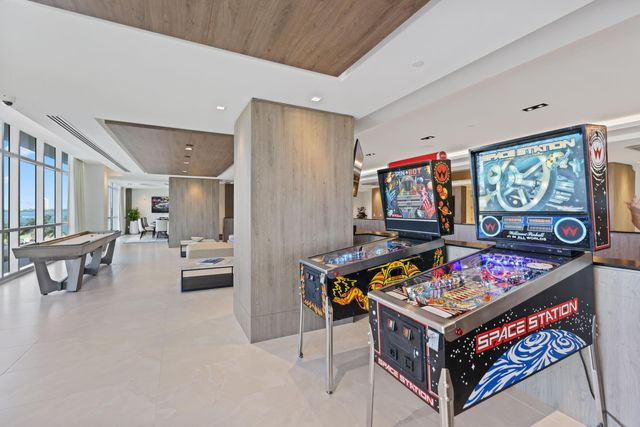 220 Lake Shore Drive 1225, Lake Park, FL 33403