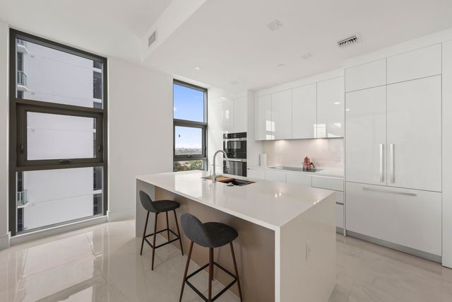 220 Lake Shore Drive 1225, Lake Park, FL 33403