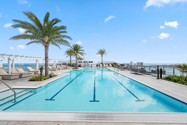 220 Lake Shore Drive 1225, Lake Park, FL 33403