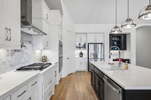 1517 Cedar Berry Drive, Aubrey, TX 76227