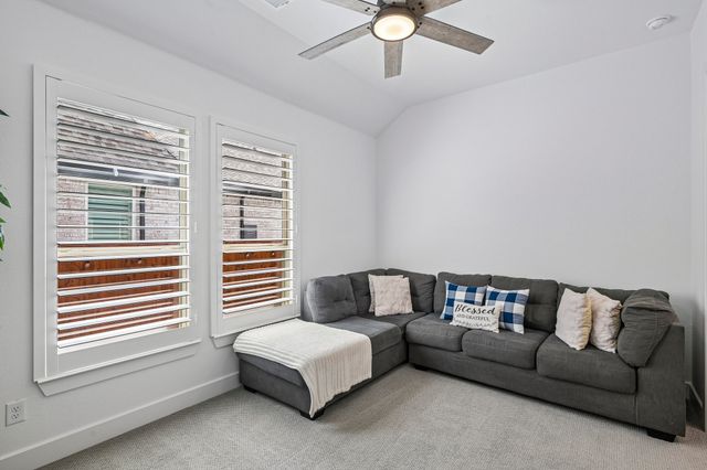 1517 Cedar Berry Drive, Aubrey, TX 76227