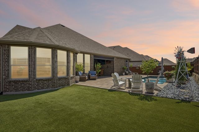 1517 Cedar Berry Drive, Aubrey, TX 76227