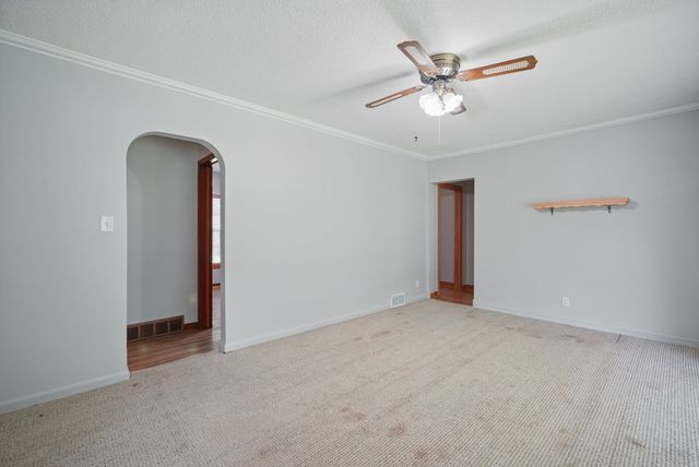 2620 Arnold Road, Des Moines, IA 50310