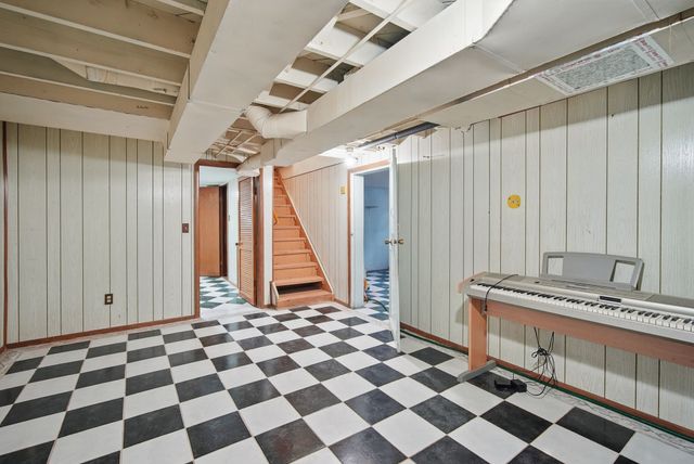 2620 Arnold Road, Des Moines, IA 50310