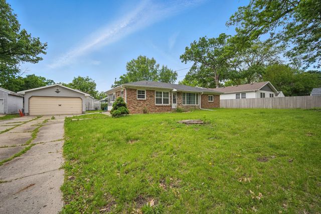 2620 Arnold Road, Des Moines, IA 50310