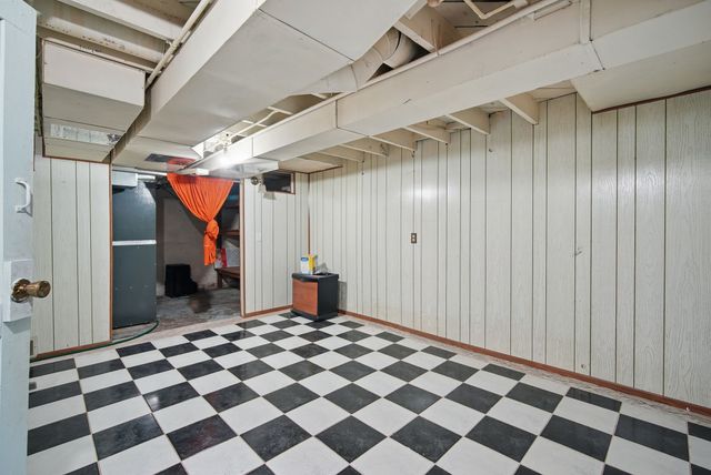 2620 Arnold Road, Des Moines, IA 50310