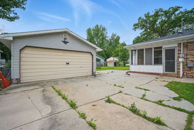2620 Arnold Road, Des Moines, IA 50310