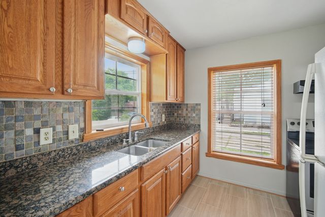 2620 Arnold Road, Des Moines, IA 50310