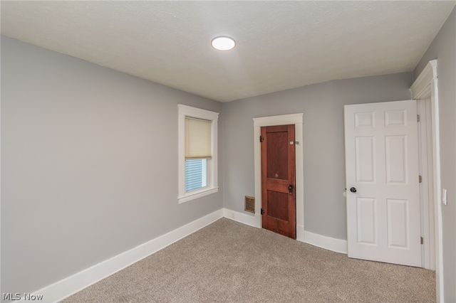 1038 W 11th Street, Lorain, OH 44052