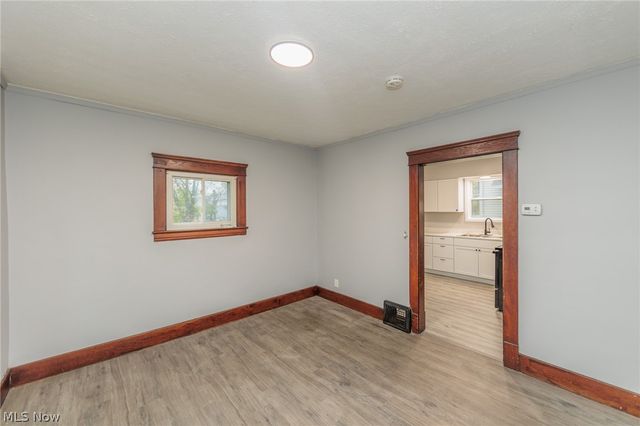 1038 W 11th Street, Lorain, OH 44052