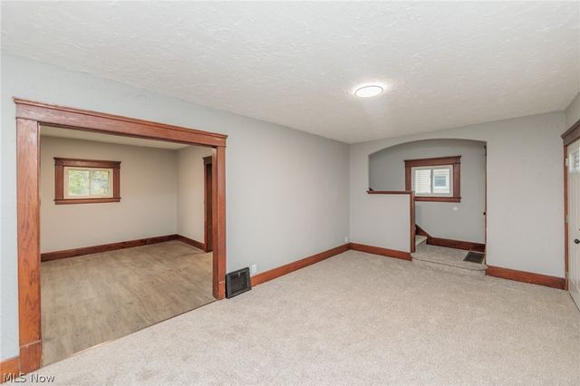 1038 W 11th Street, Lorain, OH 44052
