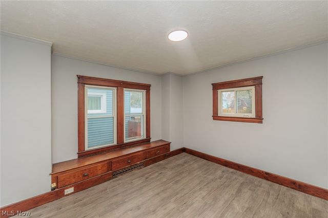 1038 W 11th Street, Lorain, OH 44052