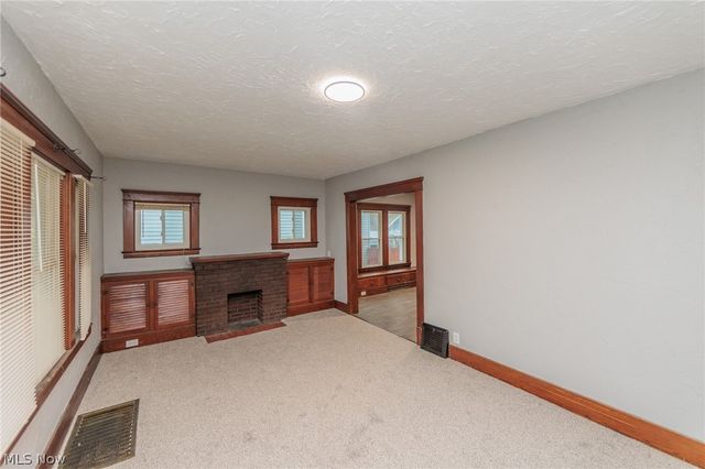 1038 W 11th Street, Lorain, OH 44052