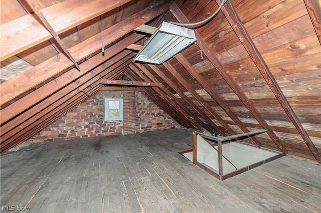 1038 W 11th Street, Lorain, OH 44052