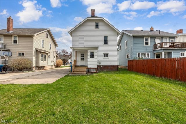 1038 W 11th Street, Lorain, OH 44052
