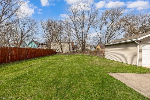 1038 W 11th Street, Lorain, OH 44052