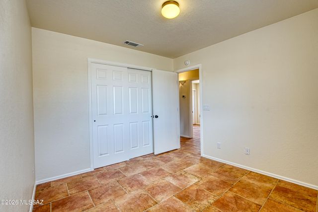 7992 N Siskiyou Drive, Tucson, AZ 85743