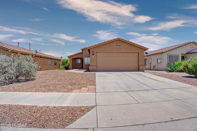 7992 N Siskiyou Drive, Tucson, AZ 85743