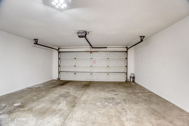 7992 N Siskiyou Drive, Tucson, AZ 85743