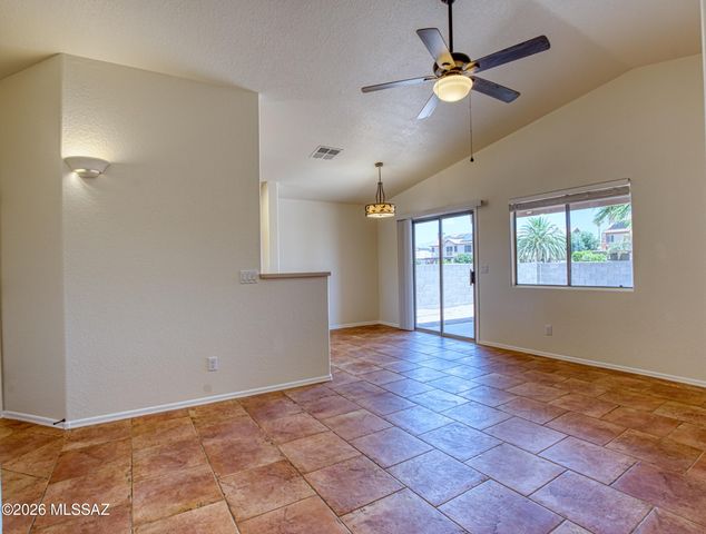 7992 N Siskiyou Drive, Tucson, AZ 85743