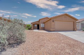 7992 N Siskiyou Drive, Tucson, AZ 85743