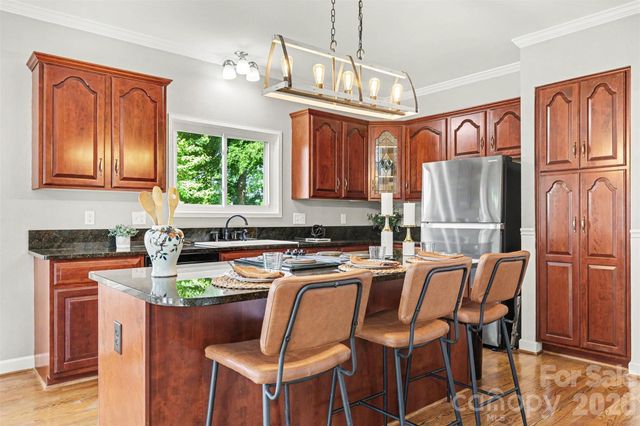 6620 Amos Smith Road, Charlotte, NC 28214
