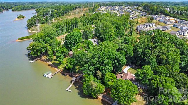 6620 Amos Smith Road, Charlotte, NC 28214