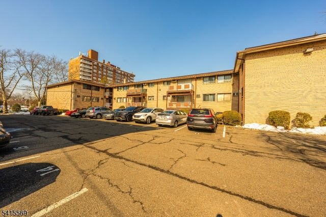 747 N Broad St, Elizabeth City, NJ 07208