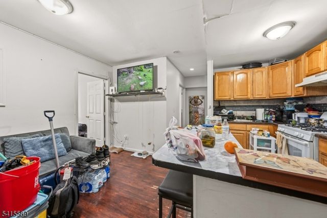 747 N Broad St, Elizabeth City, NJ 07208