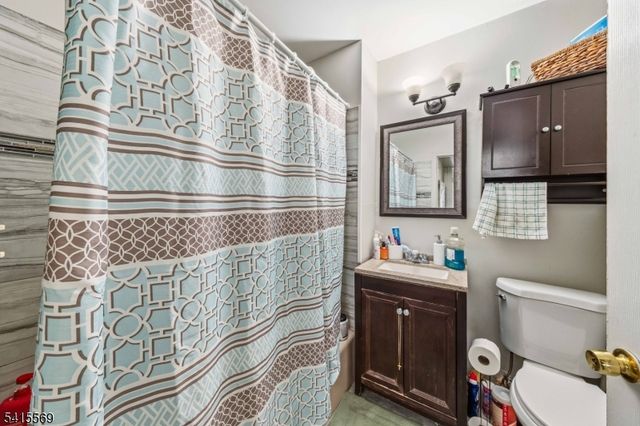 747 N Broad St, Elizabeth City, NJ 07208