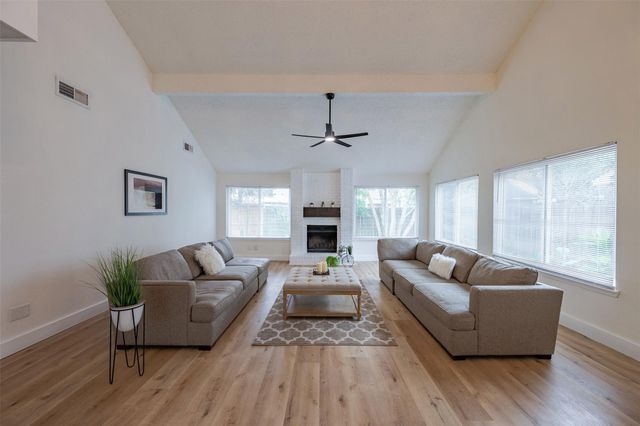 12719 Ashford Knoll Drive, Houston, TX 77082