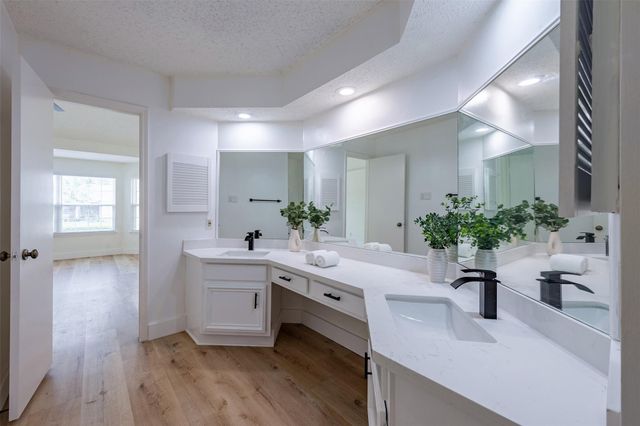 12719 Ashford Knoll Drive, Houston, TX 77082