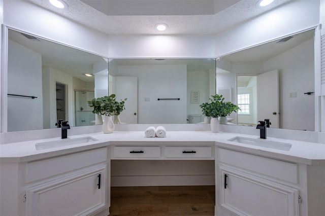 12719 Ashford Knoll Drive, Houston, TX 77082