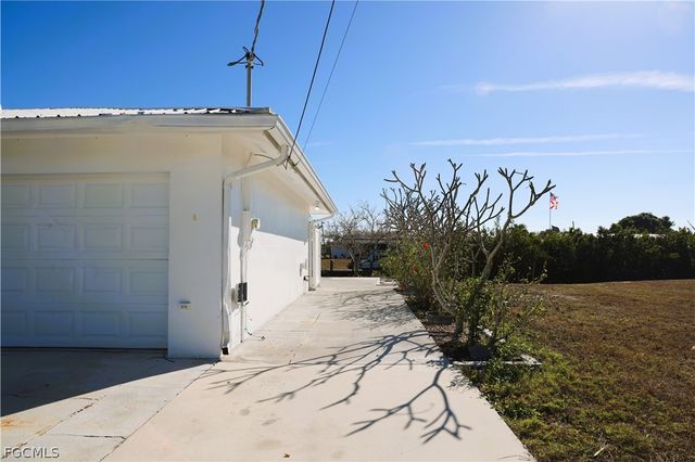 21452 Higgs DR, Port Charlotte, FL 33952