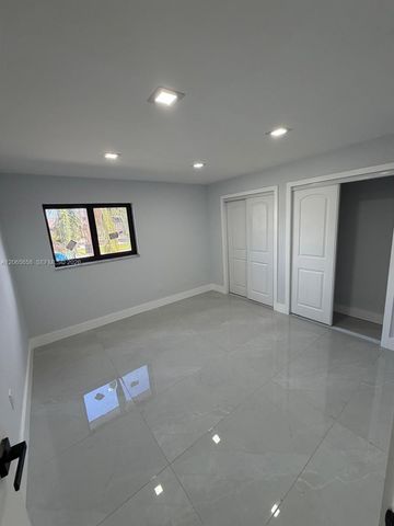 10581 NW 28th Mnr, Sunrise, FL 33322