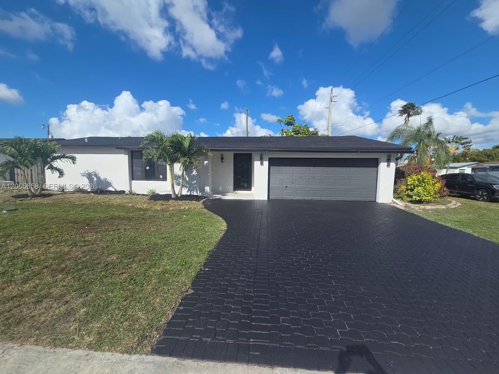 10581 NW 28th Mnr, Sunrise, FL 33322