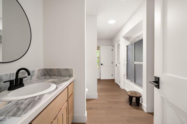 2767 NW Champion Circle, Bend, OR 97703