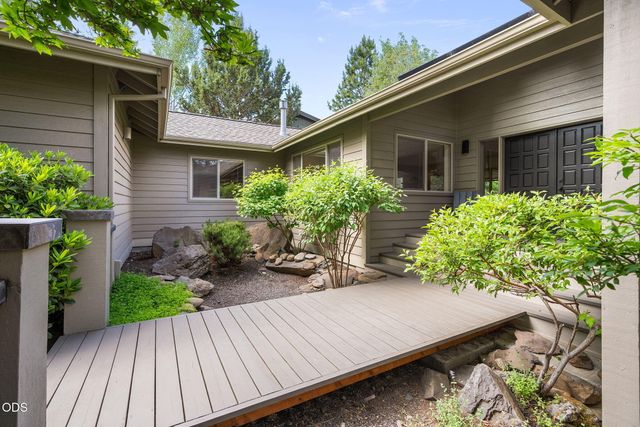 2767 NW Champion Circle, Bend, OR 97703